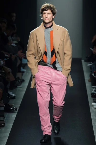 Look 38
